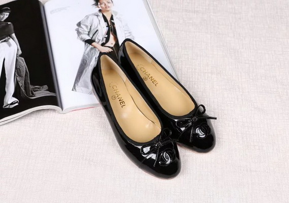 CHANEL Shallow mouth flat shoes Women--105